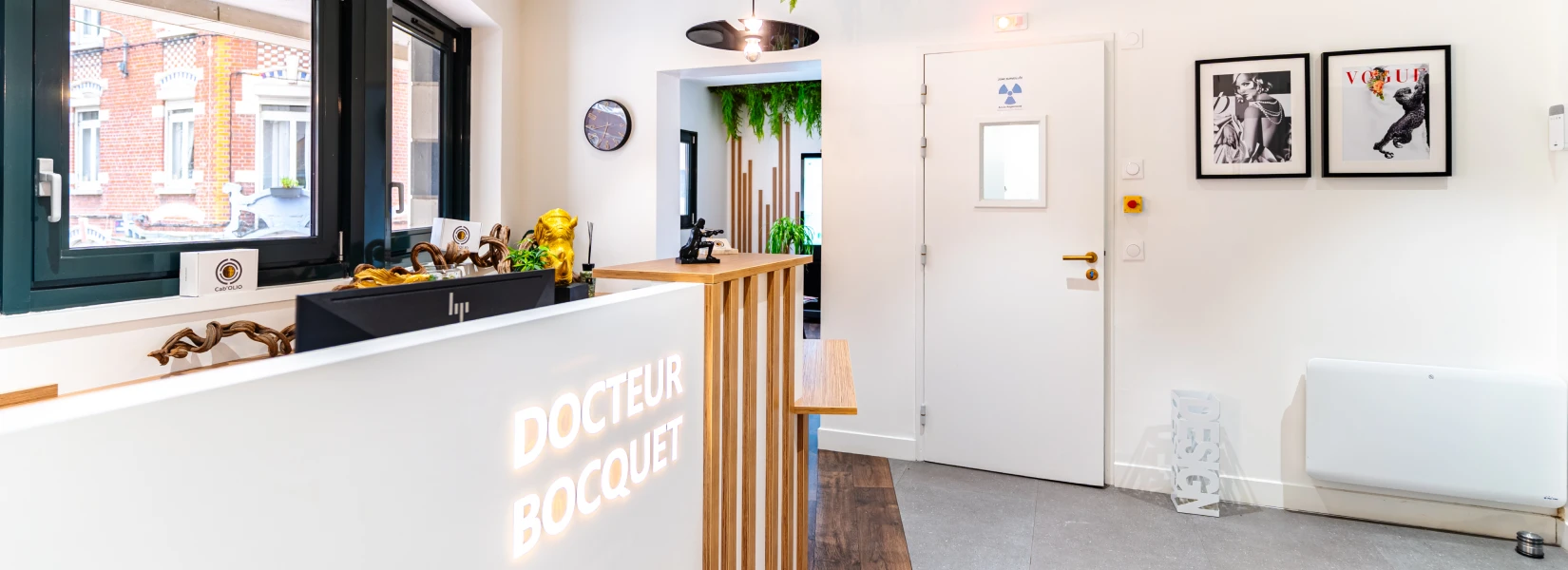 Le comptoir d'accueil du cabinet du Dr Emmanuël Bocquet à Lille